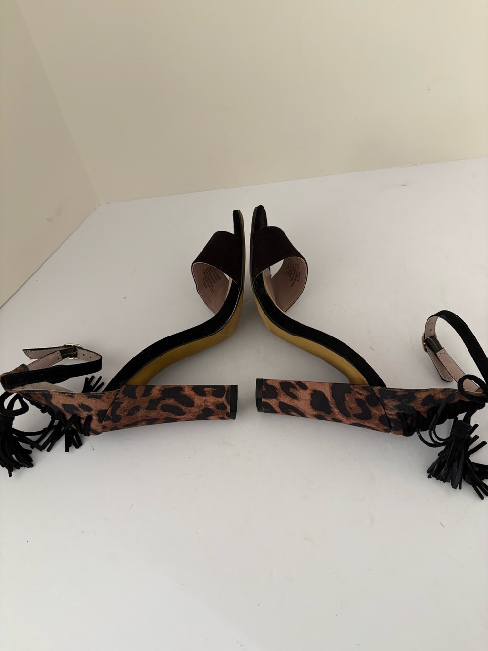Betsey Johnson Rakko Leopard Print Block Heels. Black suede strap/tassels. Sz.6 - Picture 9 of 14
